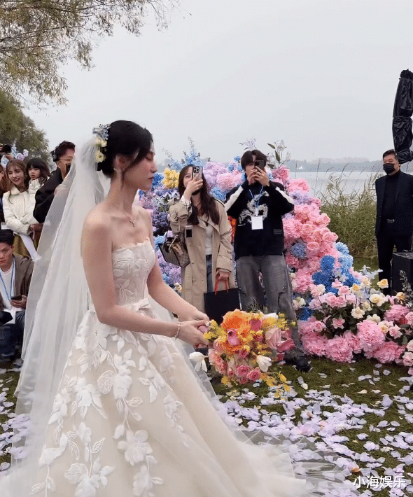 黄子韬徐艺洋大婚，婚礼环节独特又有寓意，刘些宁为好友感动流泪