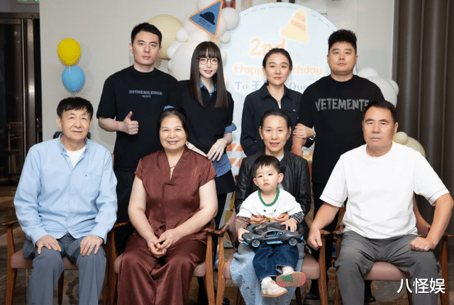 高晓松前妻庆结婚4周年，现任年轻帅气但不浪漫，二婚生活很平淡