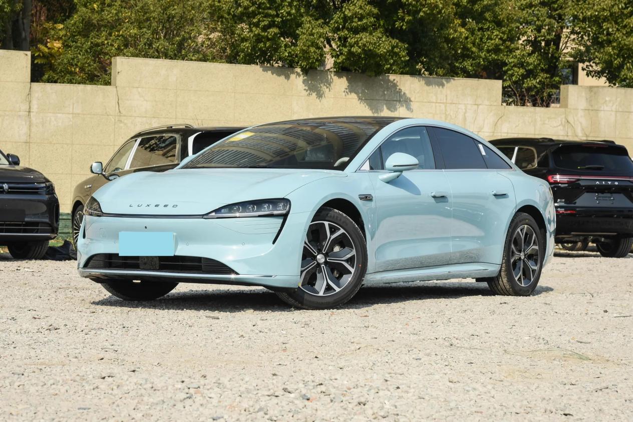 22.98万起，起步705km续航，搭鸿蒙座舱+华为智驾，全系800V平台