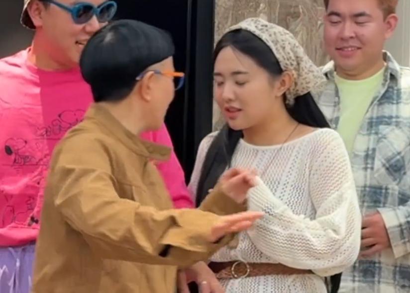 金龟子女儿二胎流产！生一胎就曾早产保胎，网友喊话其老公去体检