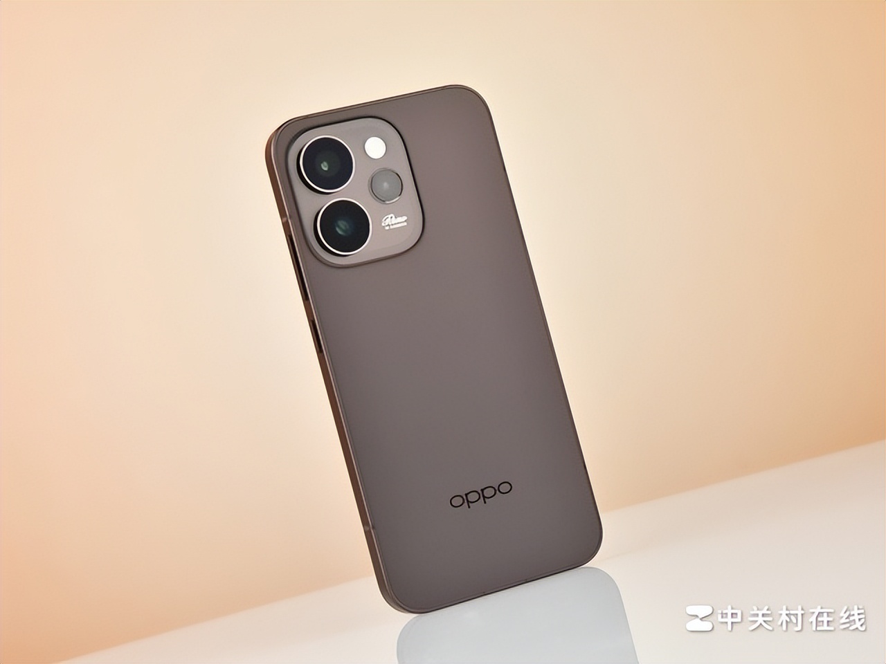 復古浪漫，可鹽可甜 OPPO Reno15可露麗棕圖賞