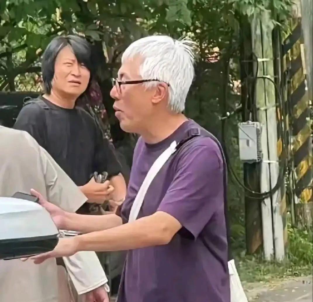 58岁歌手张宇近况:病逾四月,白发苍苍形单影只,妻子安排后事