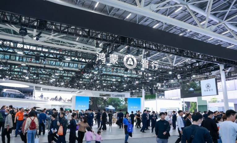 问界致歉背后:智能驾驶升级的“推迟”暴露了行业最大痛点