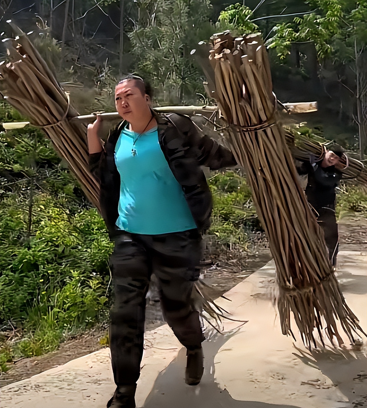 再遭封杀刚8天，国内难翻身的东北雨姐被曝另起灶炉，她能逆袭吗