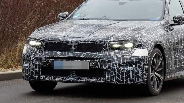 全新宝马5系旅行车谍照曝光，内饰成一大看点，还有插混版可选？