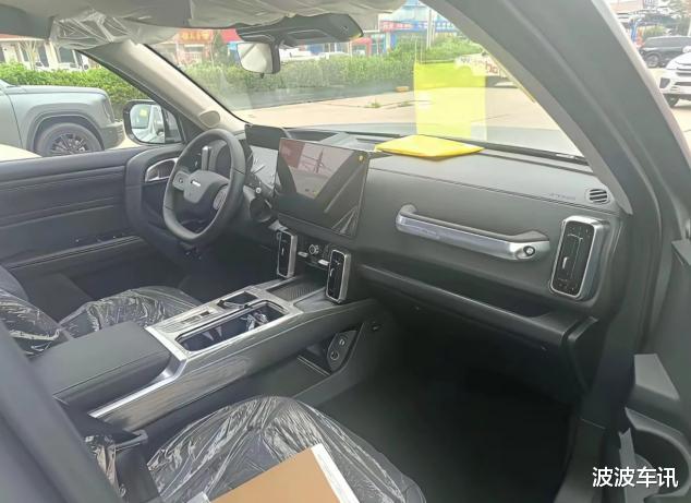 2026款哈弗大狗预告图发布，采用了全新风格的前脸