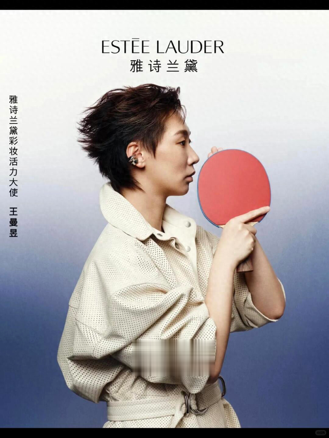 王曼昱到底算不算美女？看她和张小斐站在一起，结果一目了然！