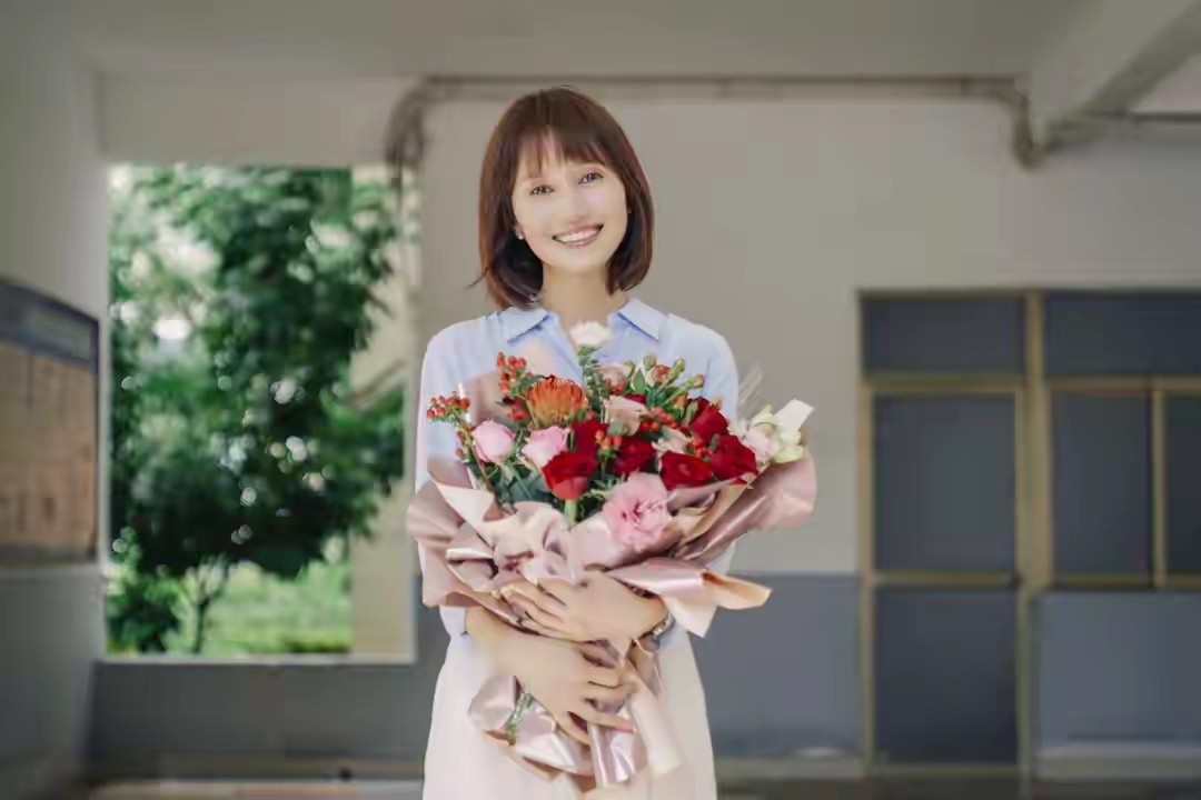 他结婚没有邀请父亲，婚后与母亲明算账，妻子袁泉的做法让人感动