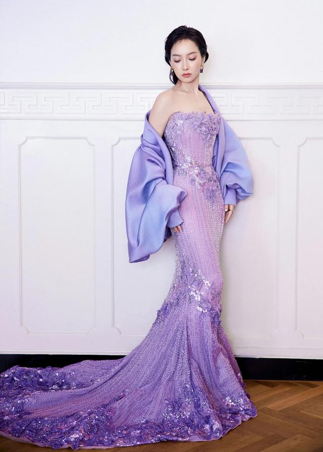 宋茜紫色抹胸长裙美不胜收壁纸美图,宋茜最新穿搭造型壁纸更新