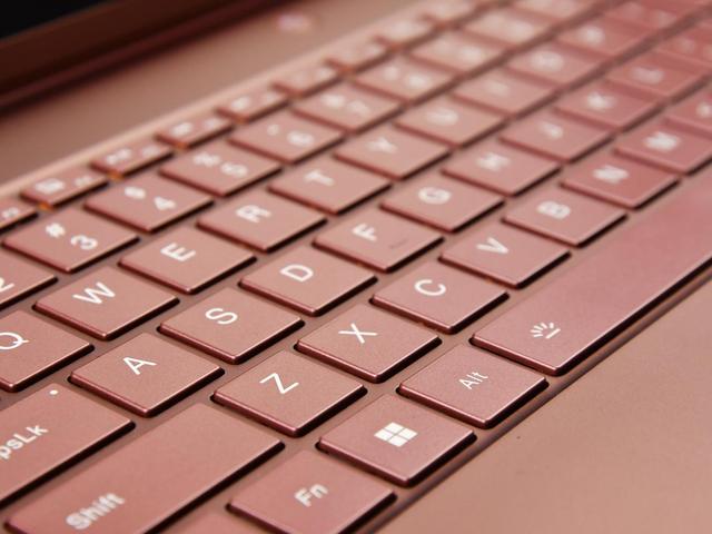 iGame M16Origo游戲本評測：時尚外觀新嘗試，游戲辦公全掌握