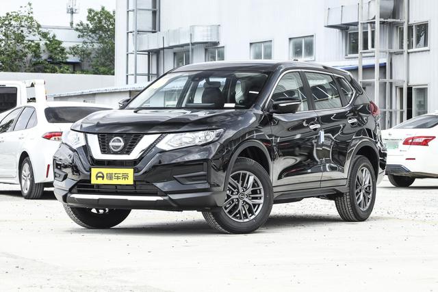 2025款奇骏荣誉：16.08万起，151马力+油耗7.26L，家用好选择