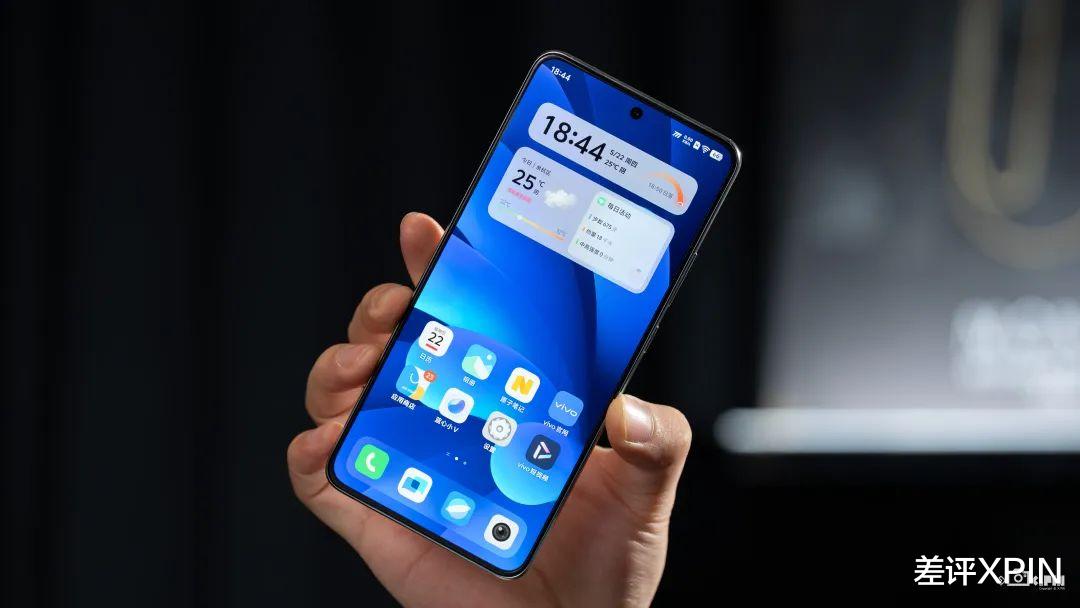 買芯片送手機？iQOO出了個2000多塊的驍龍8至尊版手機