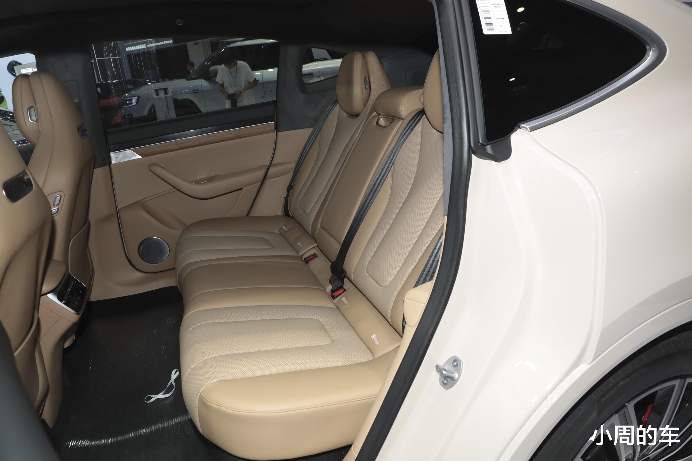 智界R7月销量半年跌去68%,发生了什么?