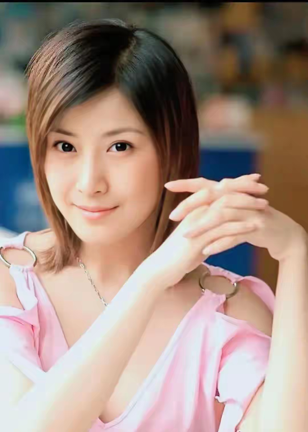 戏里千人面，戏外守本心——王雅捷的清醒演艺路