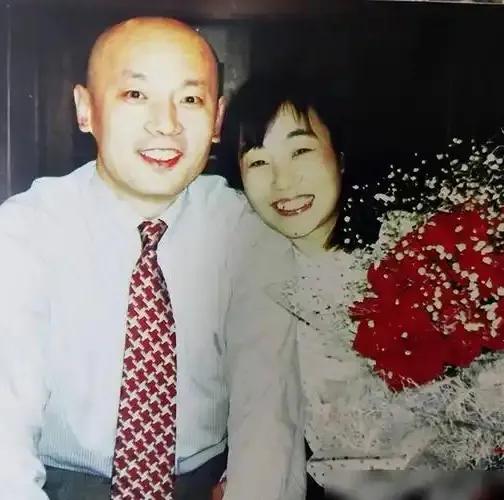 葛优7岁儿子罕露面！父子俩走路姿势一模一样，网友：不是丁克吗