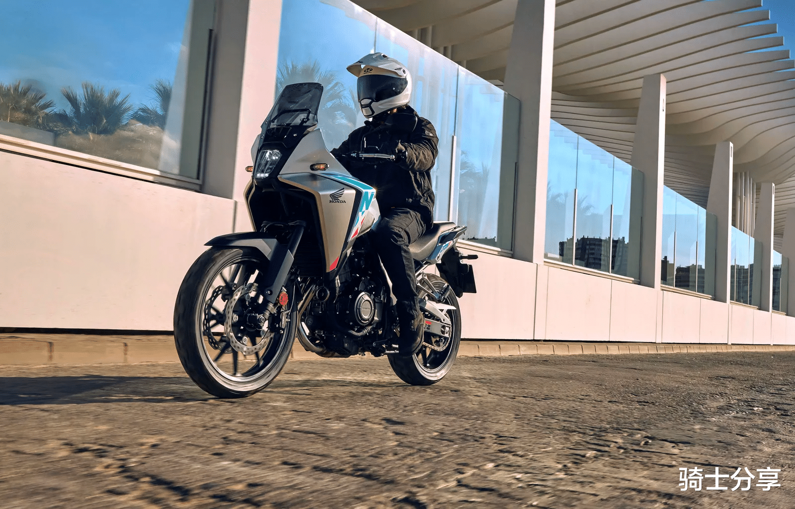 本田NX500迎来小改款,新版多了电子离合器,会被引入吗?