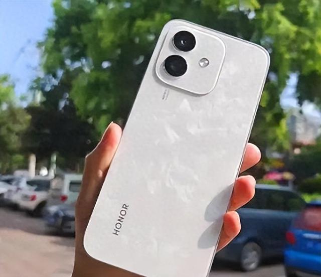 千元档对决!四款高性价比手机谁更值得买?