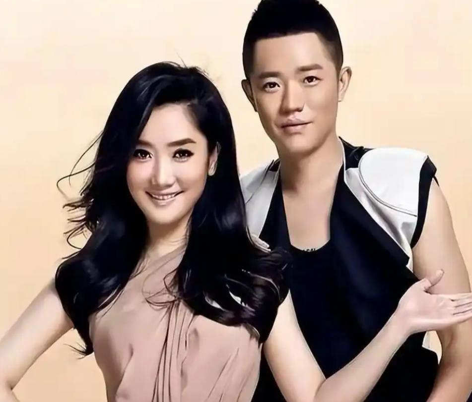 “手表风波”6月后，曾毅传来新消息，终究步入了李易峰后尘