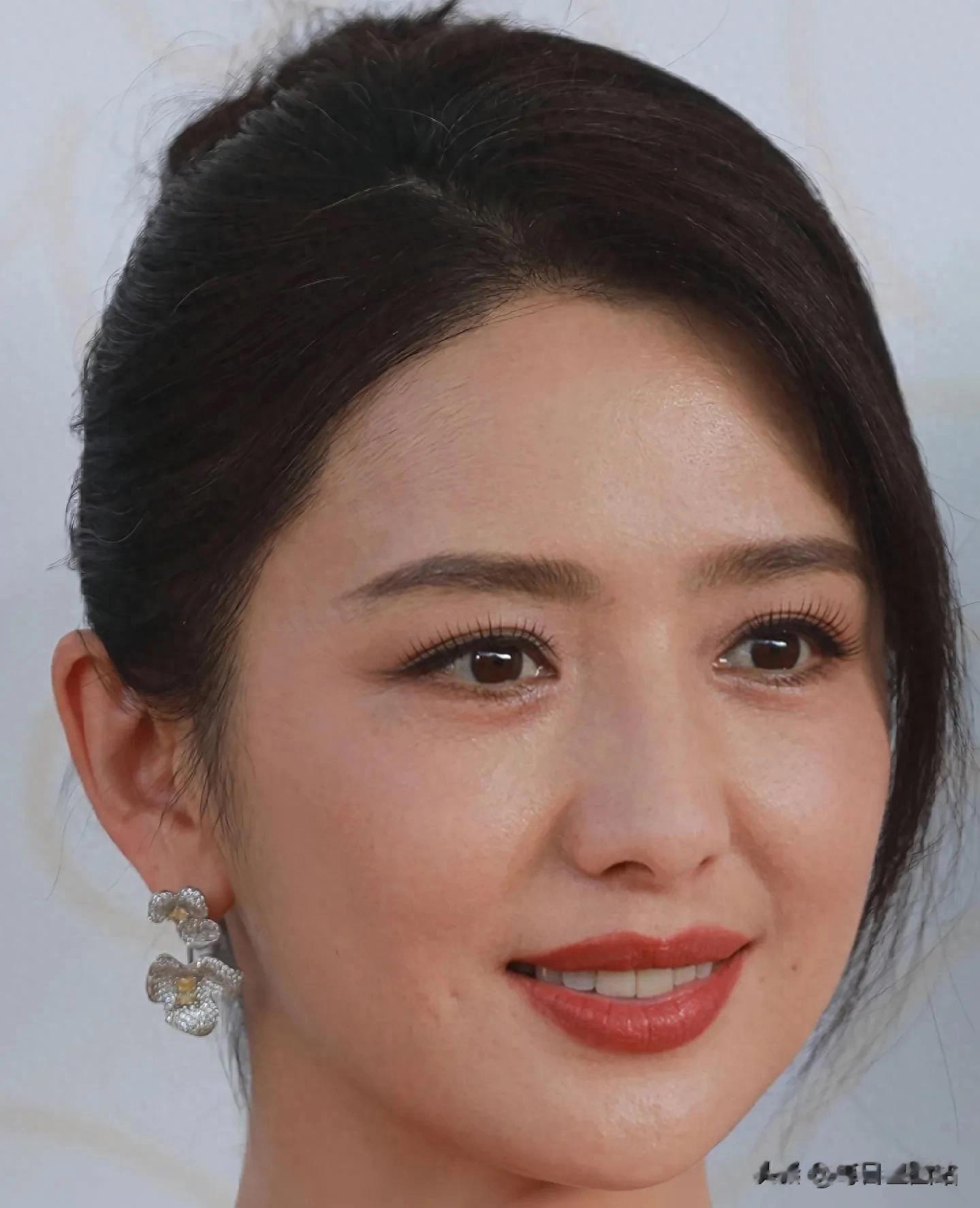 佟丽娅素颜高清面部特写