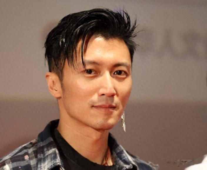 人前正人君子,人后坏事做尽?这5位的男星“演技”真是让人开眼