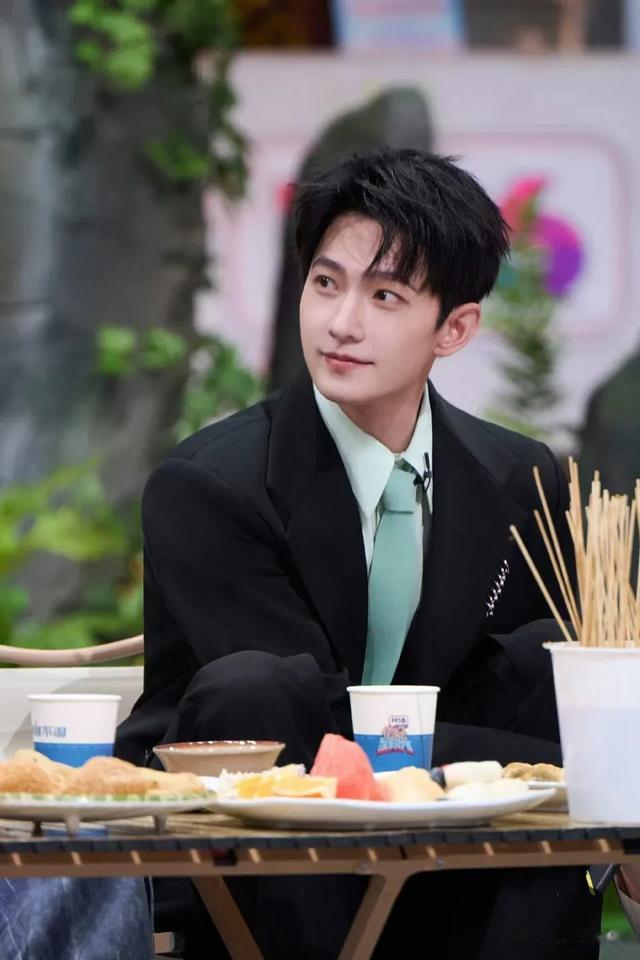 《凡人修仙传》金晨缺席剧宣杨洋表现让人吃惊无意外又一仙侠爆剧