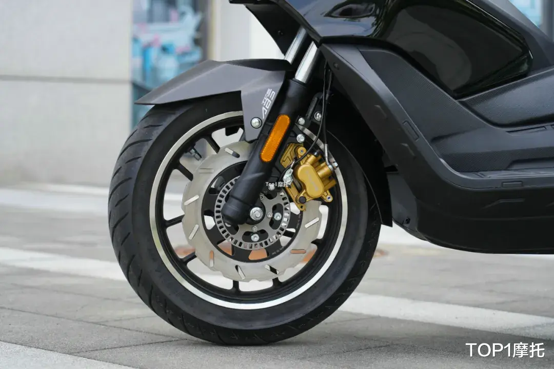 智能踏板标杆，赛科龙RT250真实测评，操控更轻更快