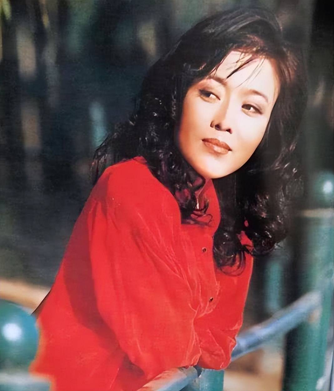 曾经貌美如花，现今却成土气大妈，这6位女星年轻时也太美了