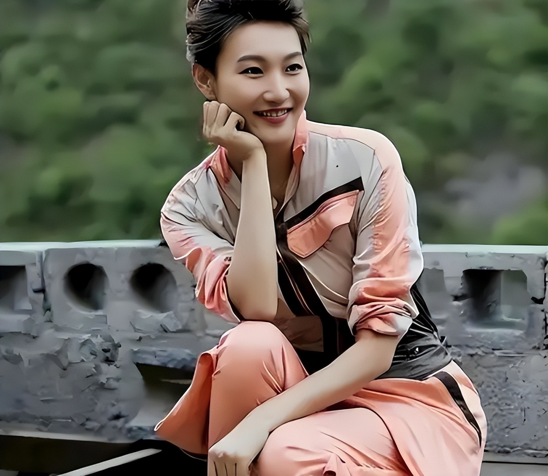 至今未嫁的5位央视女主持，个个情史干净，最大52岁最小35岁