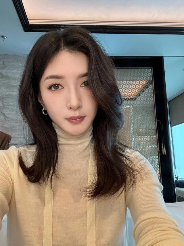 江疏影，来自女神的对视，你能坚持多久？