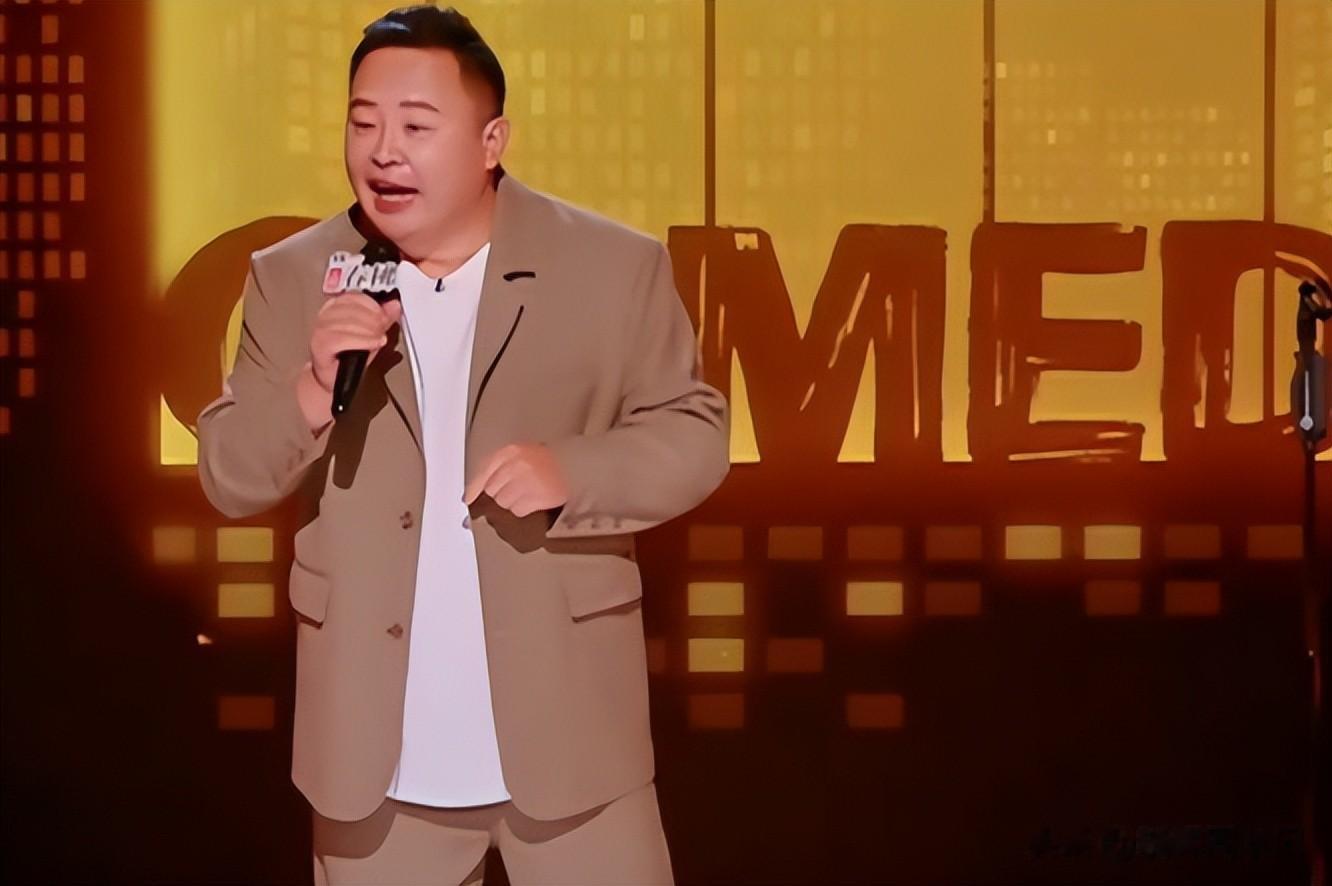 阎鹤祥马尔代夫拍婚纱照，妻子首次出镜，旅行结束，人已回国进组