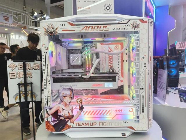 2025 Bilibili World展会采风:技嘉AORUS诠释“雕宅万象”