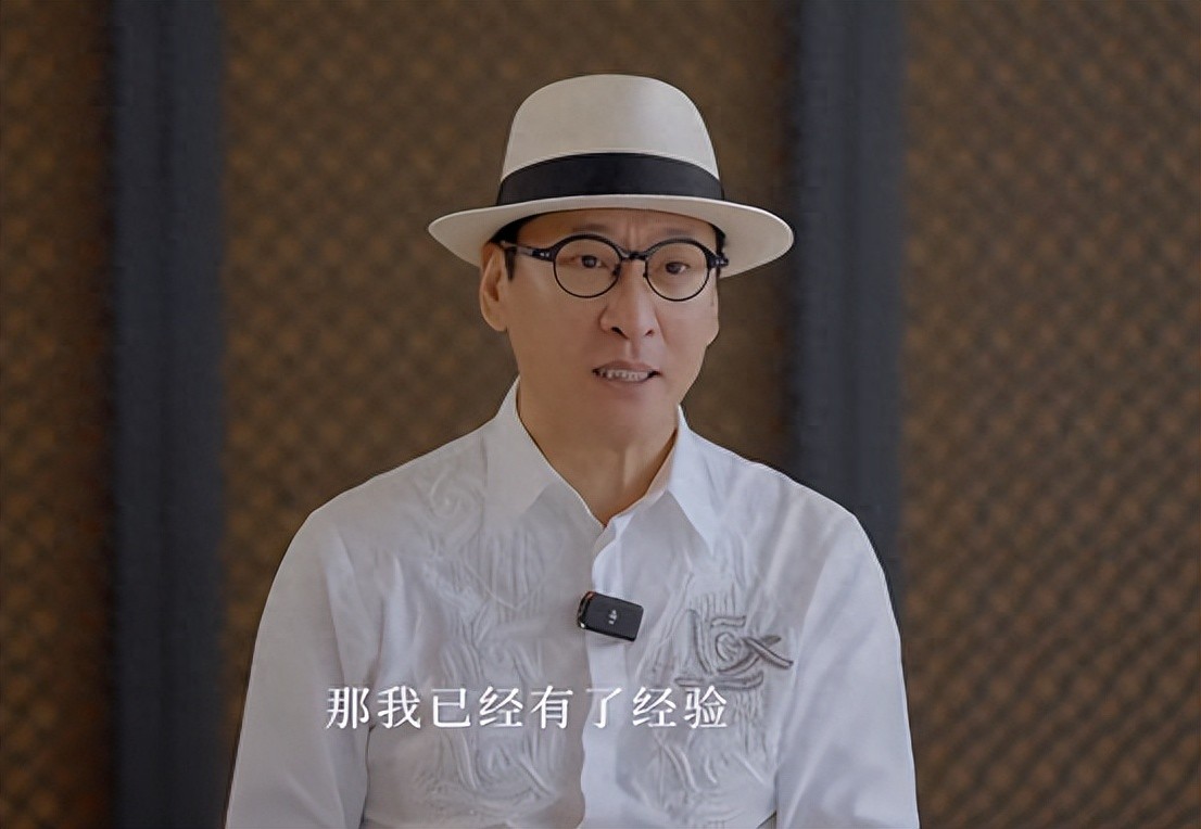 周杰谈父母过世:捡了他们的骨头,放在屋里陪自己,我在他们就在