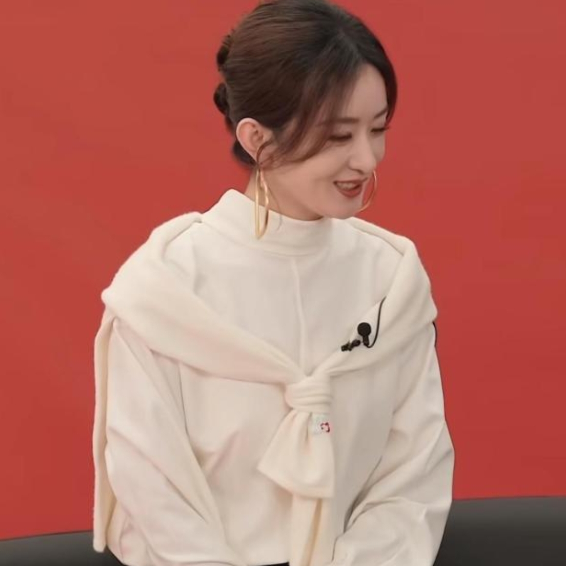 赵丽颖直播实诚答问，尽显母爱光芒！