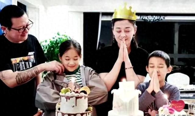 梅婷南京50岁生日：盛大派对，争议纹身，优雅老去？