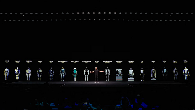 黄仁勋巴黎演讲：欧洲在建20座AI工厂，两年AI基建算力将增长10倍