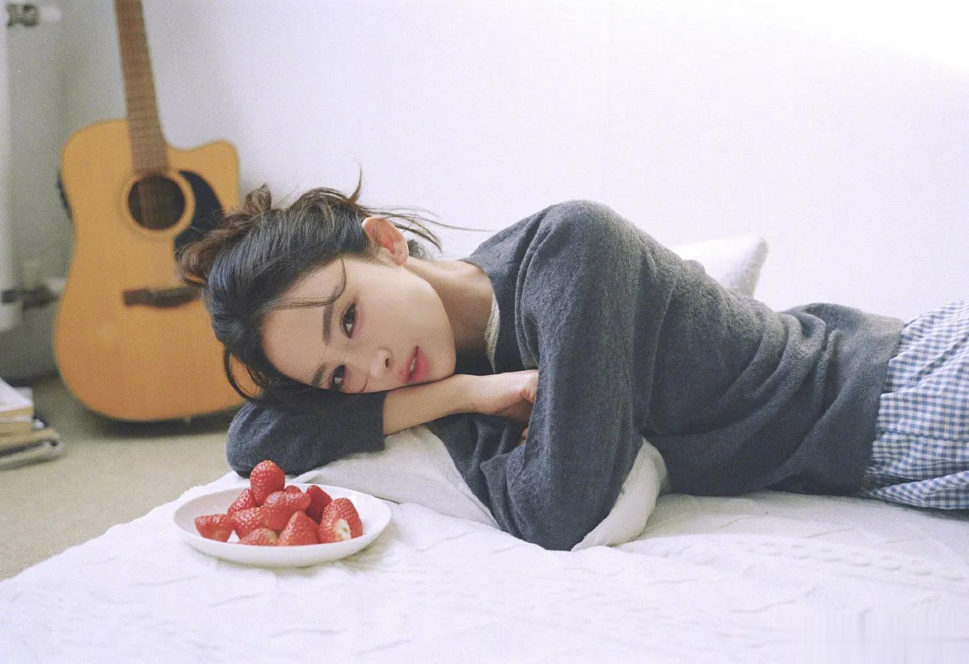 娜扎 元旦这三组都拍的好好 ???