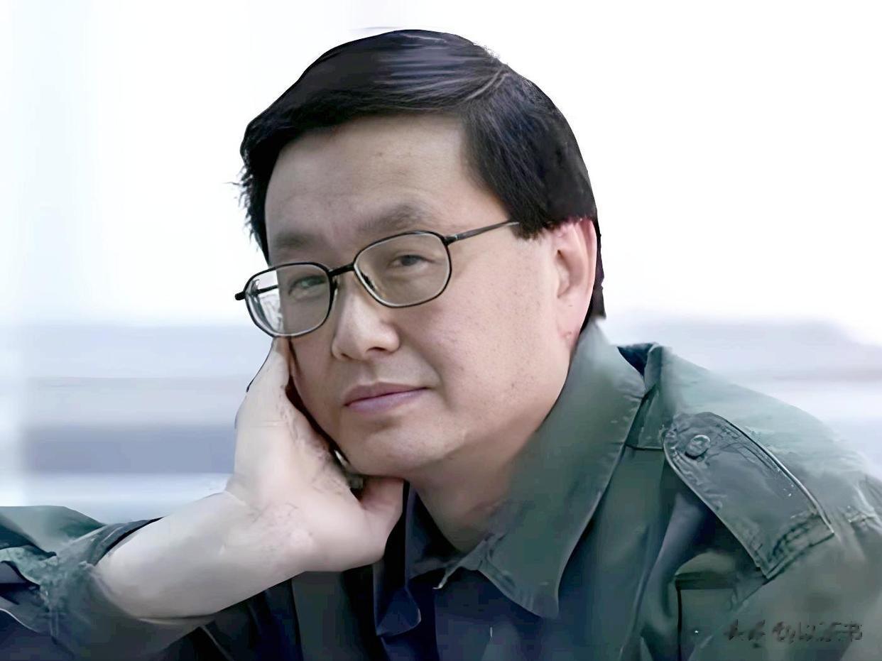 他72岁独居离婚未再婚，每月寄钱前妻20年，没人懂他为何从不解释