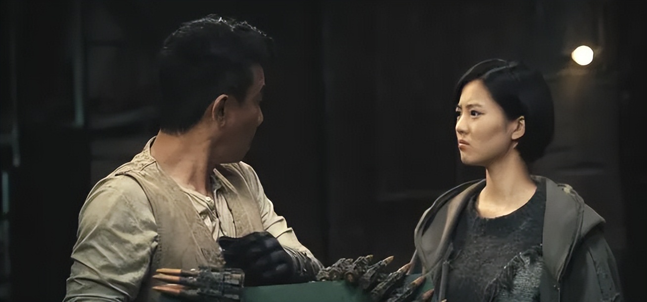 陈小春晚节不保啊！新片被指抄袭，擦边球打到飞起，太低俗了