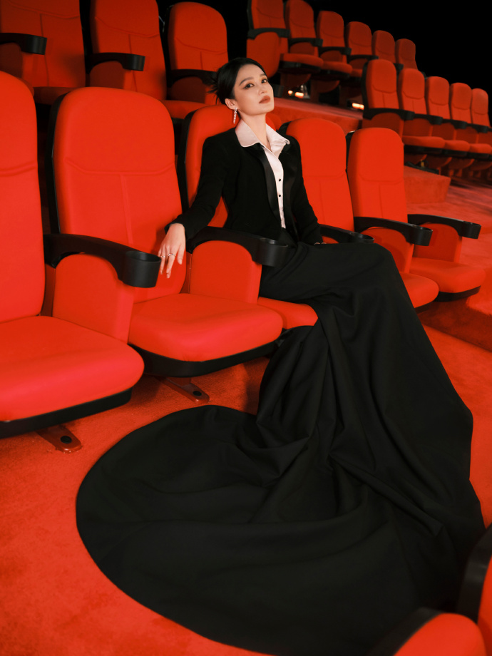 职场 霸总 李沁。