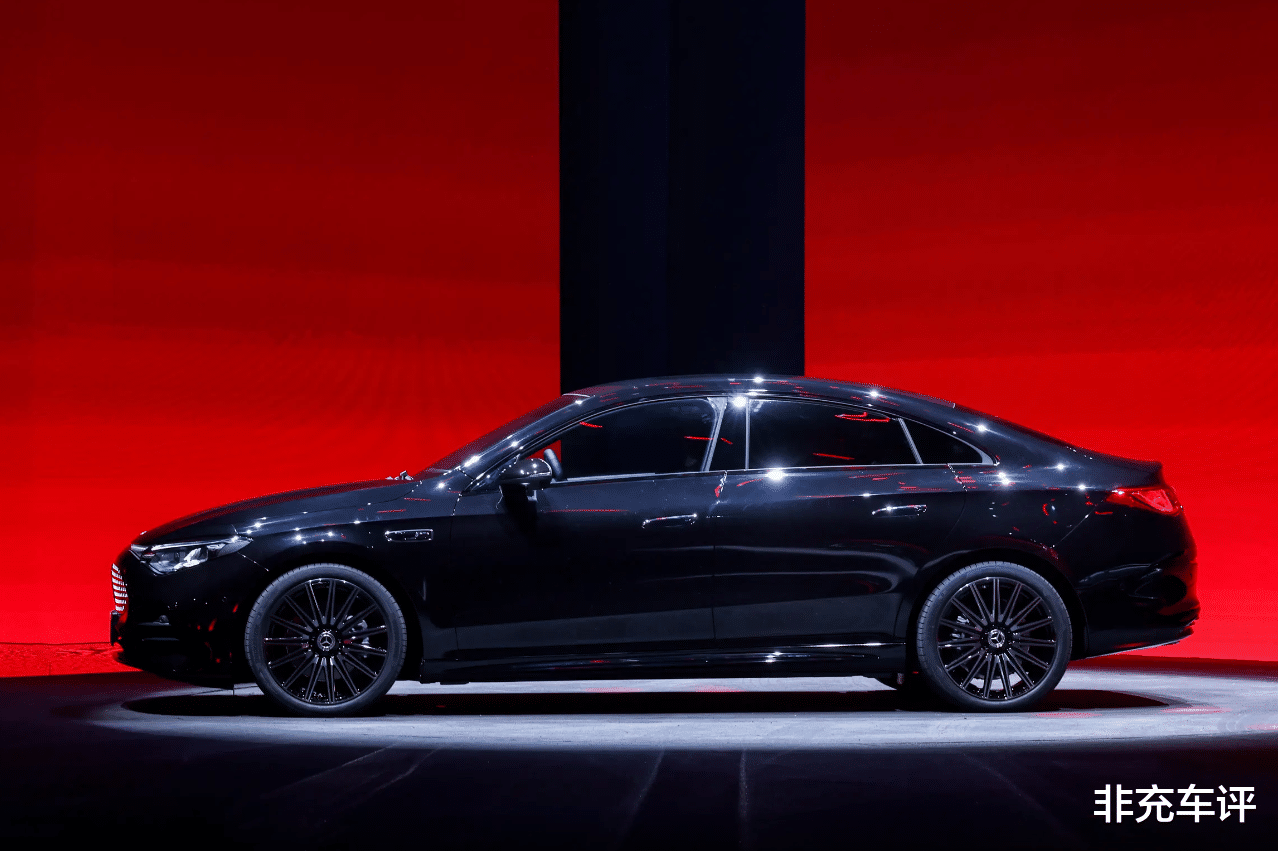 MMA平台首款国产车！奔驰CLA EV来了，标称续航866km，你信几成？