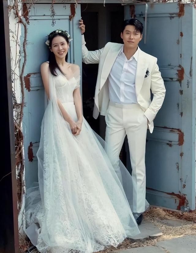 孙艺珍拿奖后和老公晒自拍!身材干瘪玄彬梳大背头,称像飘在云端