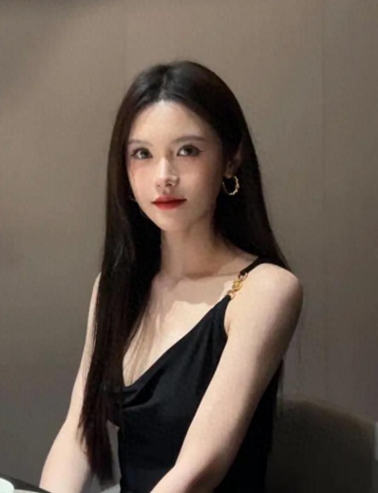 小杨嫂王瑶近照曝光!皮肤细腻白皙,完全看不出已是俩孩子母亲