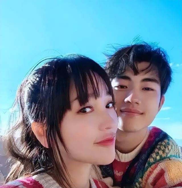 22年女神突然发文,官宣和男友孙丞潇的恋情,并且配图了很多道菜