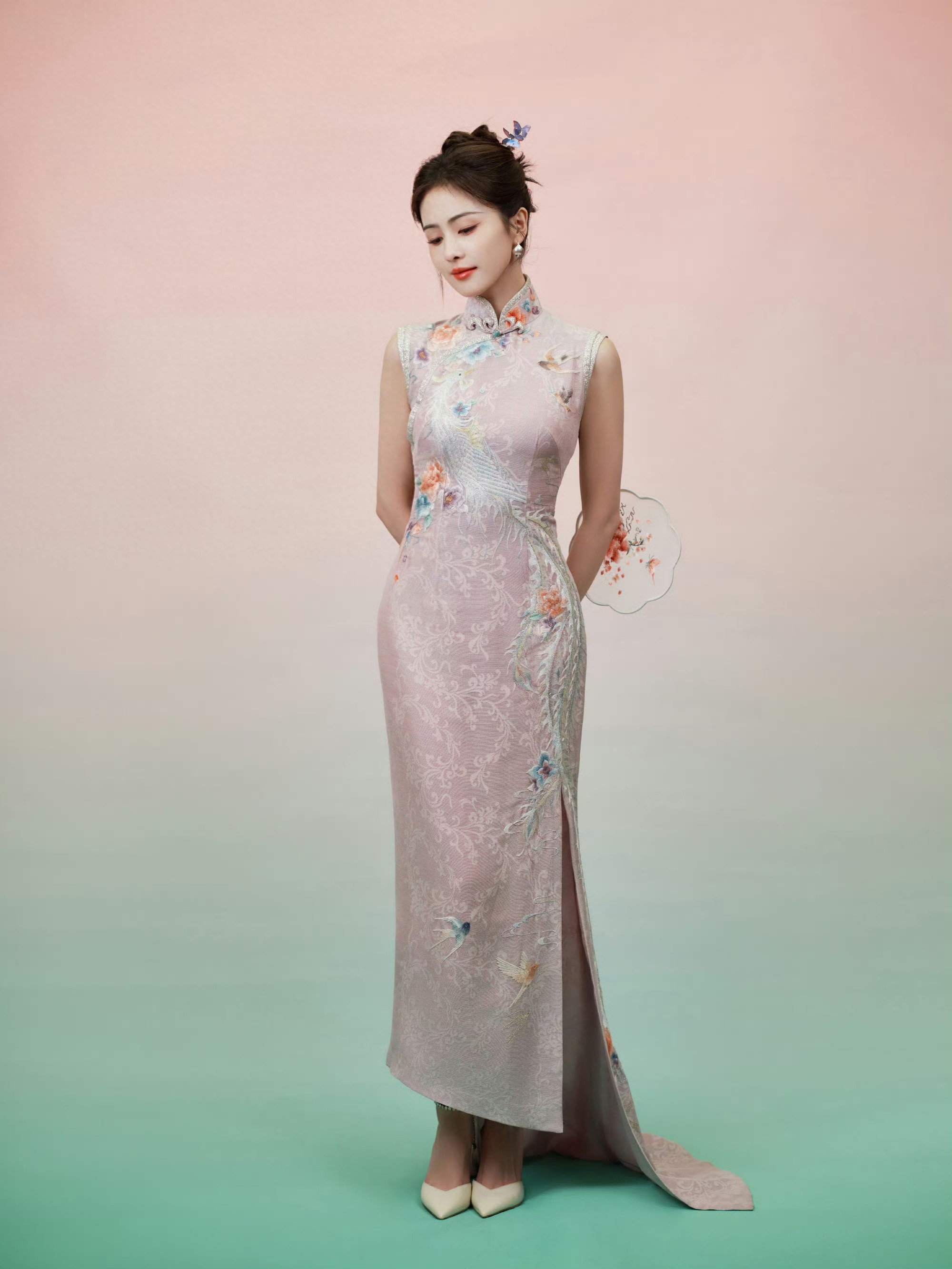 白鹿，东方韵味旗袍造型，婀娜柔美