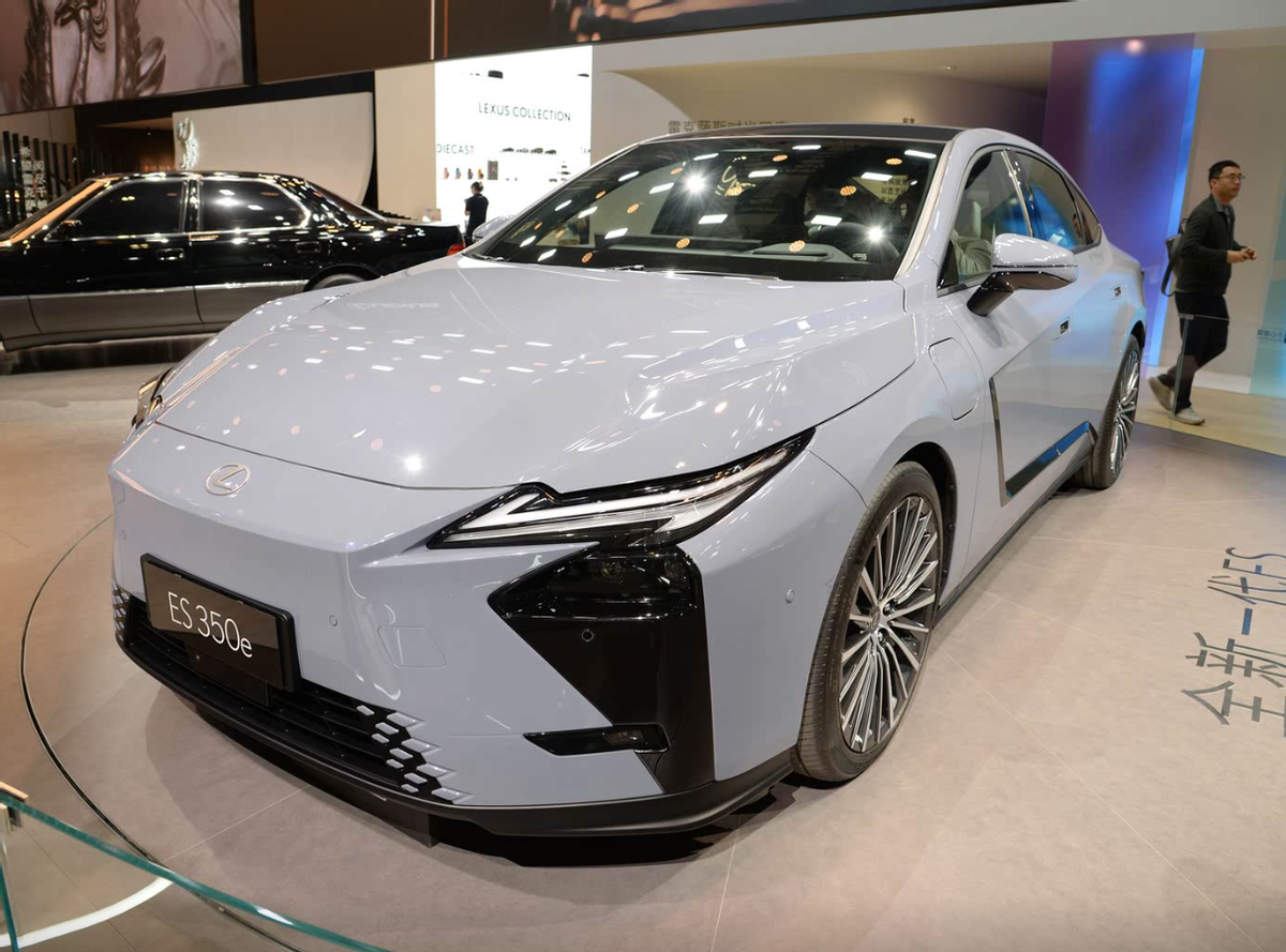 内饰不输新势力，未来还要国产化？全新一代雷克萨斯ES能否成功？