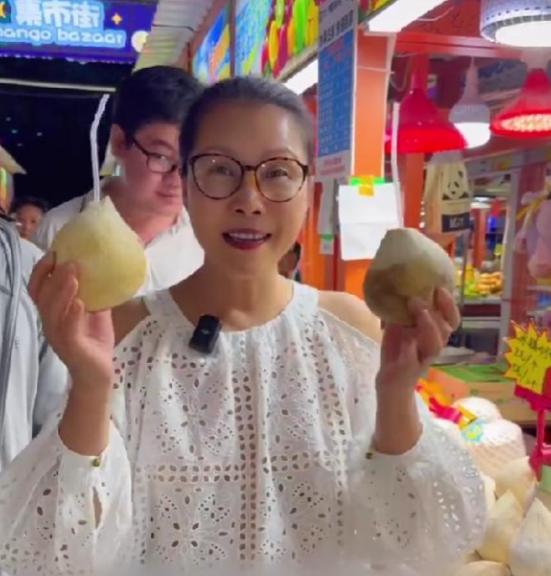 那英没想到，自己的同门师姐田震，如今竟也走上了和刀郎一样的路