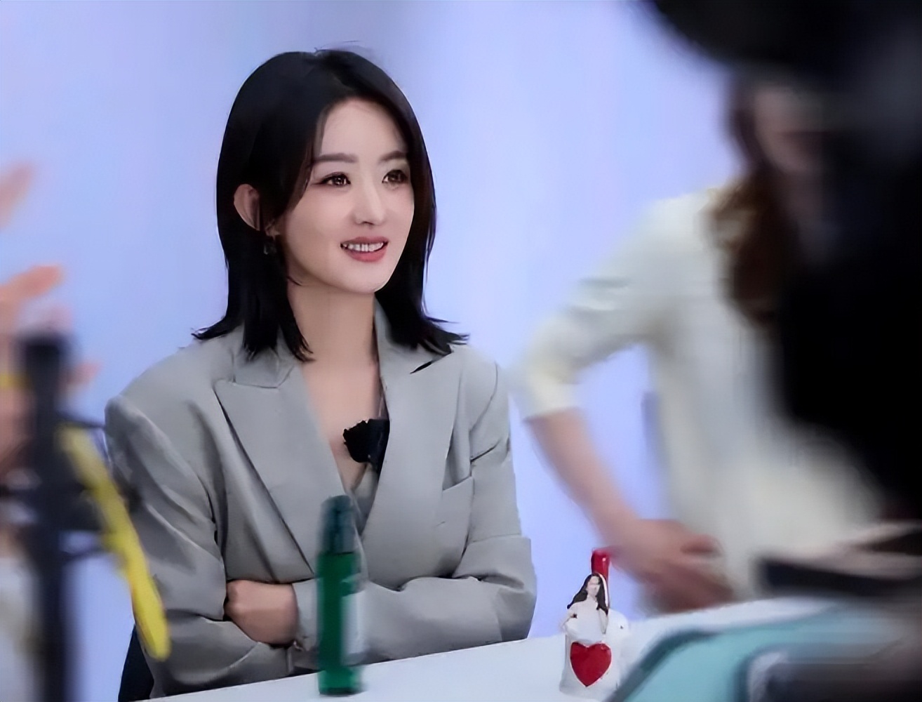 和赵德胤恋情真相大白5个月,央视点名赵丽颖,原来宁静没说谎