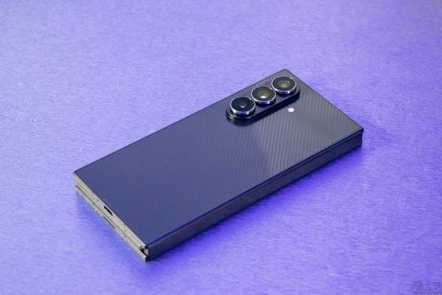 三星Galaxy Z TriFold真機圖賞：這次的三折疊，與眾不同