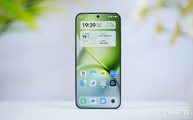 vivo终于妥协,蔡司影像+5700mAh+295万跑分,高端旗舰售价创新低