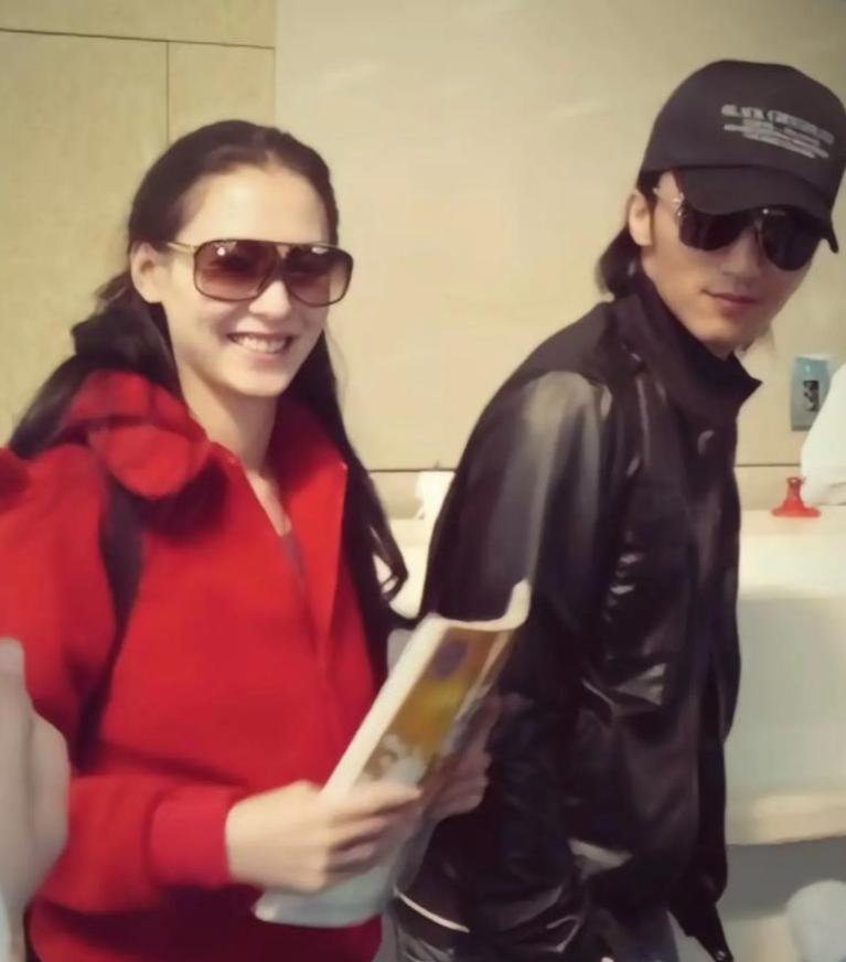 王菲也没想到，谢霆锋会因《镖人》吴京的一个举动，落得口碑暴跌